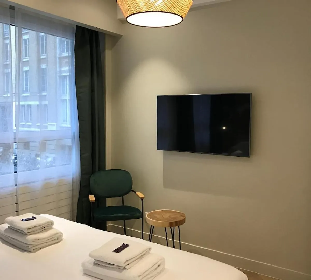 Appartement En Plein Coeur De Párizs 0*,